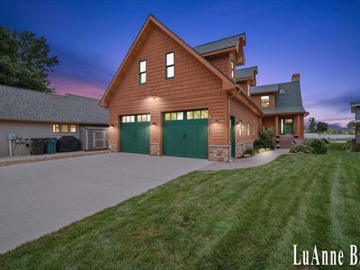 12702 Park Dr