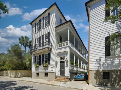 24 King St
