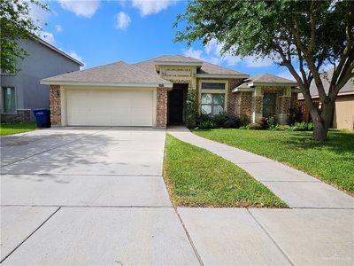 3821 Thunderbird Ave