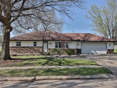 908 Brentwood Dr