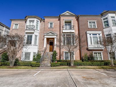 1320 Lake Pointe Pkwy