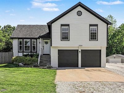 Property at 20061 Travis Ln, Stilwell, KS