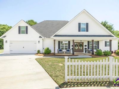 213 Silk Tree Trce
