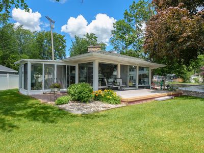 2282 Parker Dr