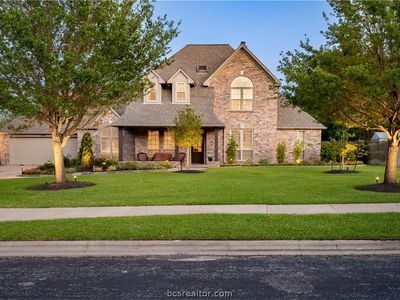 704 Canterbury Dr