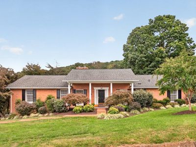 418 Fairway Dr