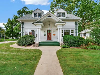 1103 Kellogg Ave