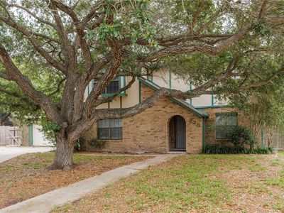 320 Long Pointe Dr