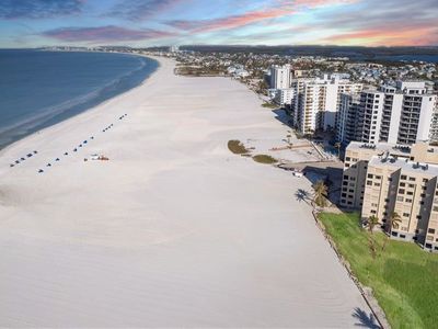 6662 Estero Blvd APT 308