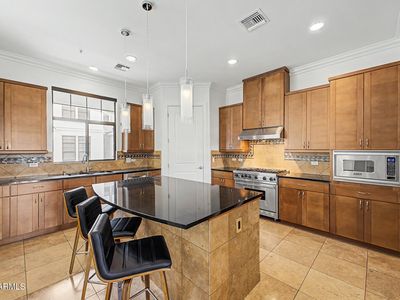 7275 N SCOTTSDALE Road #1017
