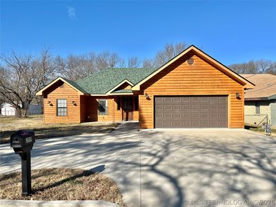 209 N 9th Ave