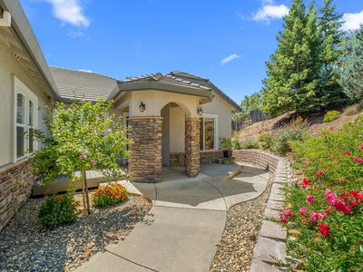 553 Crazy Horse Ct