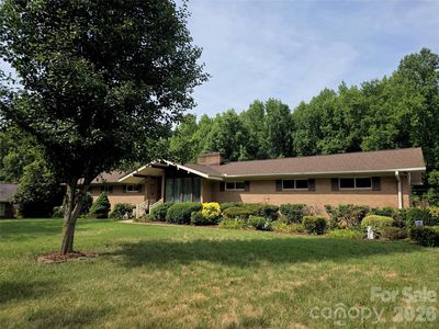 2413 Wedgewood Dr