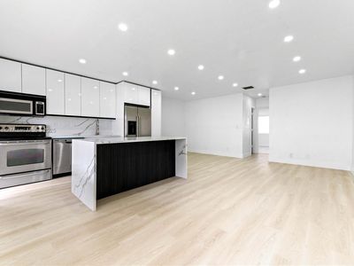 2881 NE 32nd St APT 115