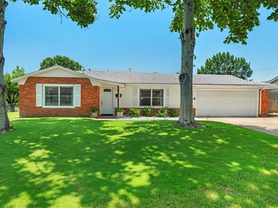 8037 Pinewood Dr