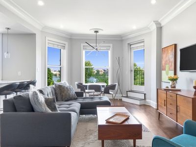23 Bay State Rd APT 4