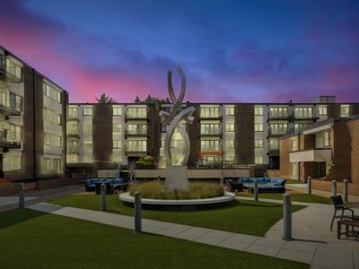 52 Groveland Ter #A409