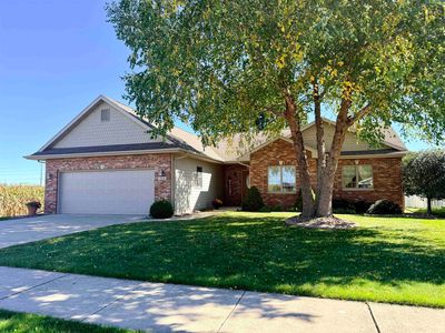 1616 Honeysuckle Ln