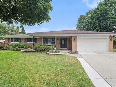 Property at 16652 Festian Dr, Clinton Township, MI