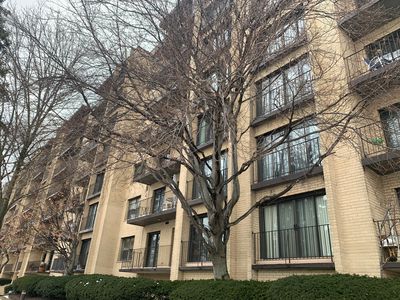 Property at 4601 W Touhy Ave APT 506, Lincolnwood, IL