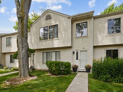 1525 Yale Ct #1525