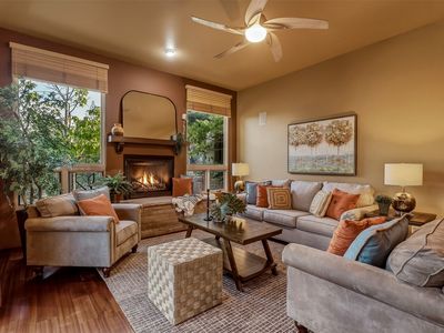 5065 Carriage House Dr