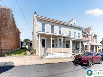 28 S 5th St