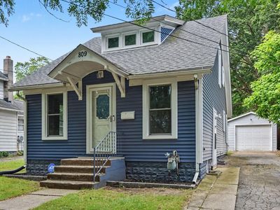 809 Hall St