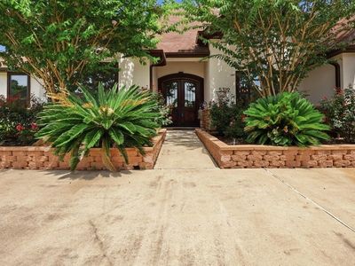5319 Weston Dr