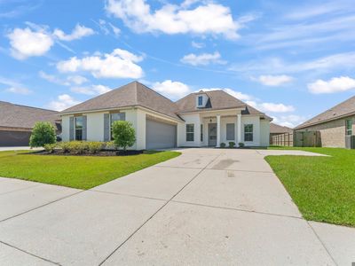 Property at 837 Lakehaven Dr, Gonzales, LA