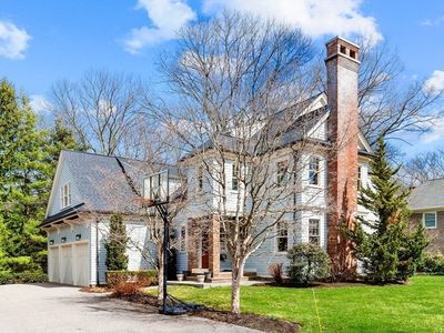 22 Fairbanks Rd