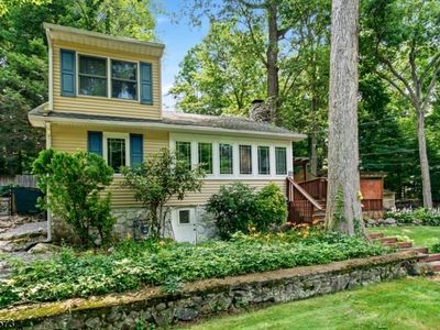 24 Hillside Rd