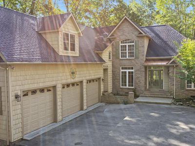 393 Hawks Chase Ln