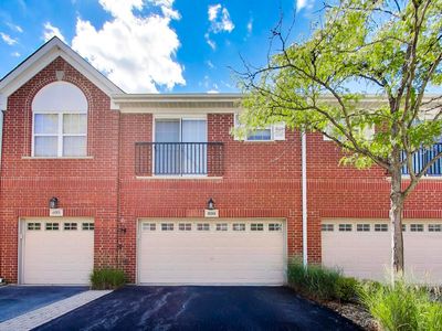 899 Bromley Pl