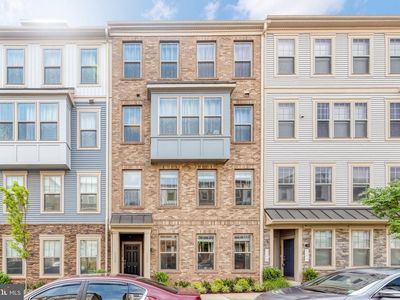 212 Park Central Ter