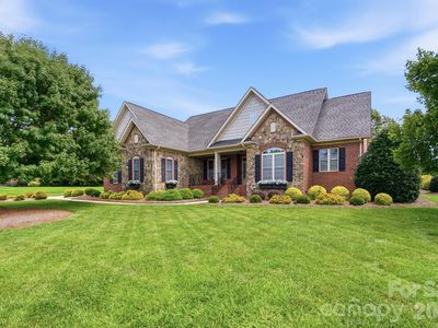 2712 Smith Field Dr
