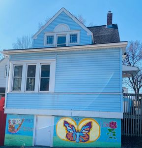 112 York Ave