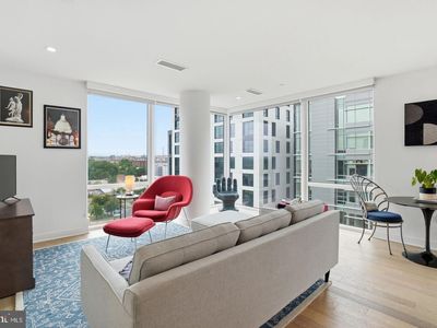37 L St SE APT 902