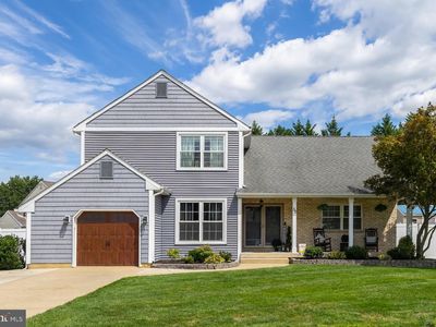 32 Longwood Dr