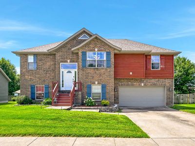 1102 E Cobblestone Drive