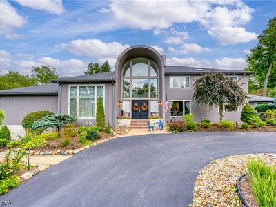 8 Pebblebrook Ln