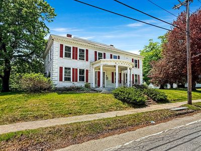 1003 Main St