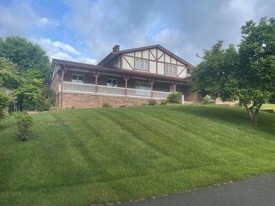 161 Valley Dr