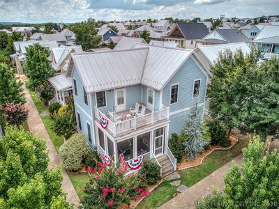39 Center Ln S