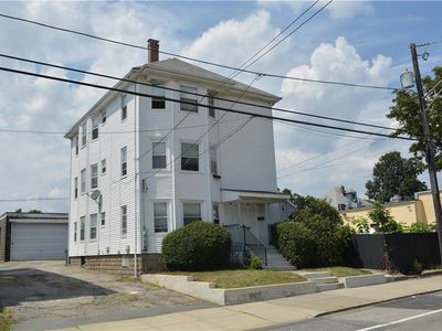 1172 N Main St