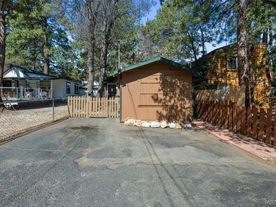 396 Holmes Ln
