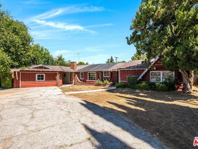 22501 Victory Blvd