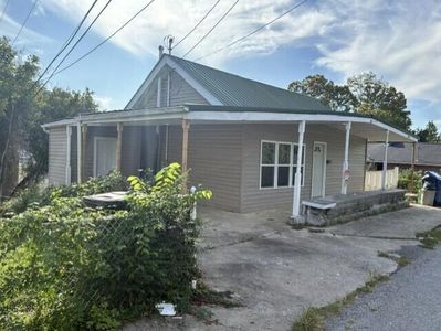 231 Pine St
