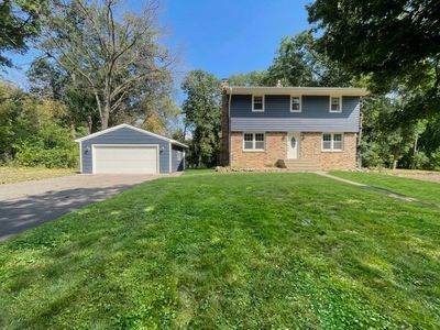 Property at 928 Griffin Ave, Mahtomedi, MN