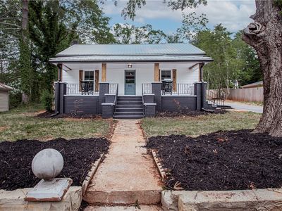 201 Oak Ln